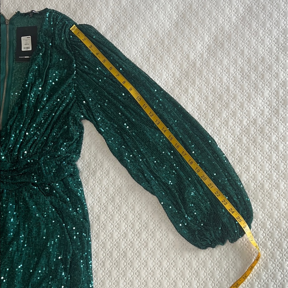Fashion Nova Green Sequin Formal Dress - Picture 5 of 11